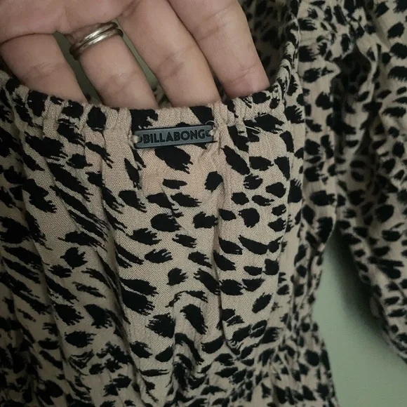 Billabong Womens Riviera Mini Dress Sz Small Tan Black Animal Print 3/4 Sleeve - Picture 6 of 6